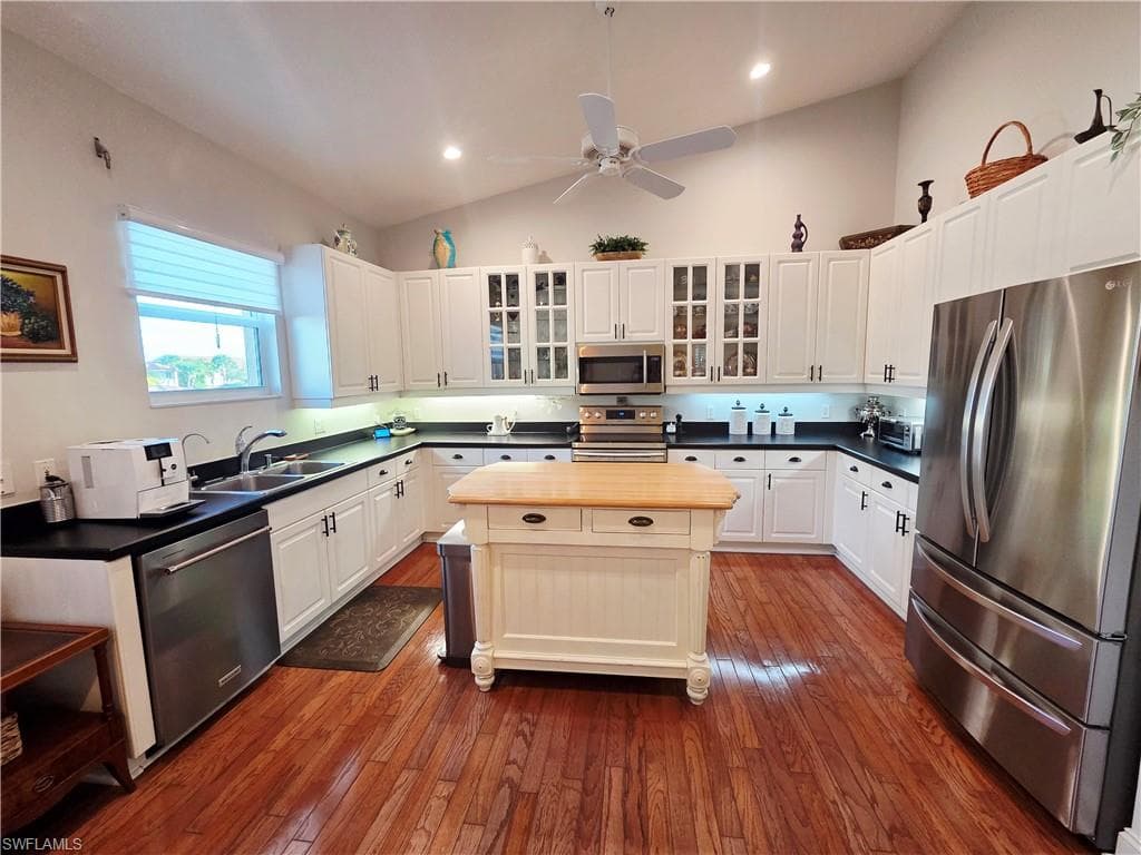 6775 Huntington Lakes CIR 202 photo 2 of 46