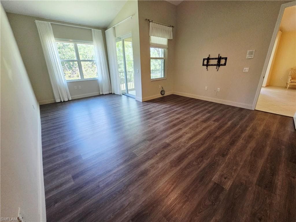 6775 Huntington Lakes CIR 202 photo 7 of 46