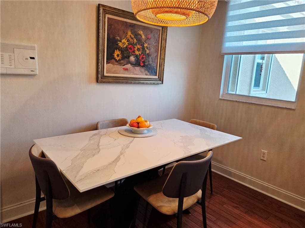 dining area in the kitchen