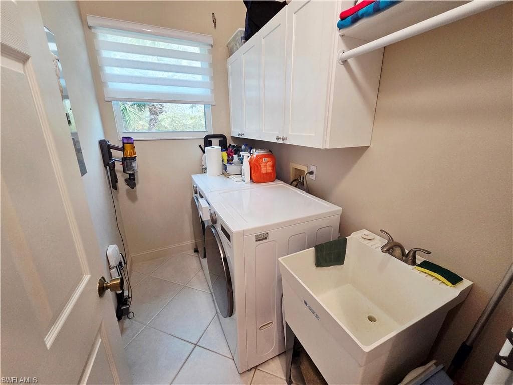 6775 Huntington Lakes CIR 202 photo 34 of 46