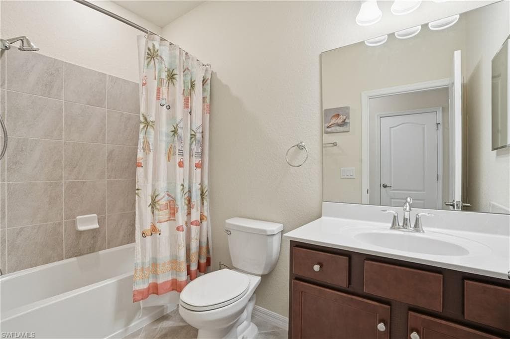 4025 E Hampton CIR photo 23 of 41