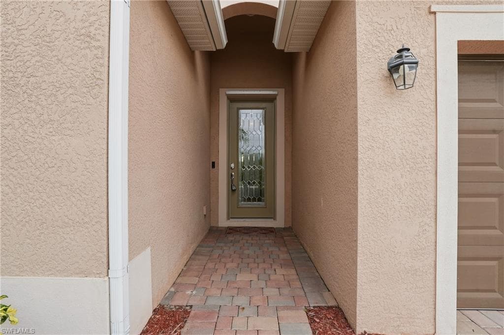 4025 E Hampton CIR photo 3 of 41
