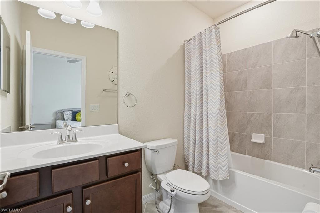 4025 E Hampton CIR photo 20 of 41