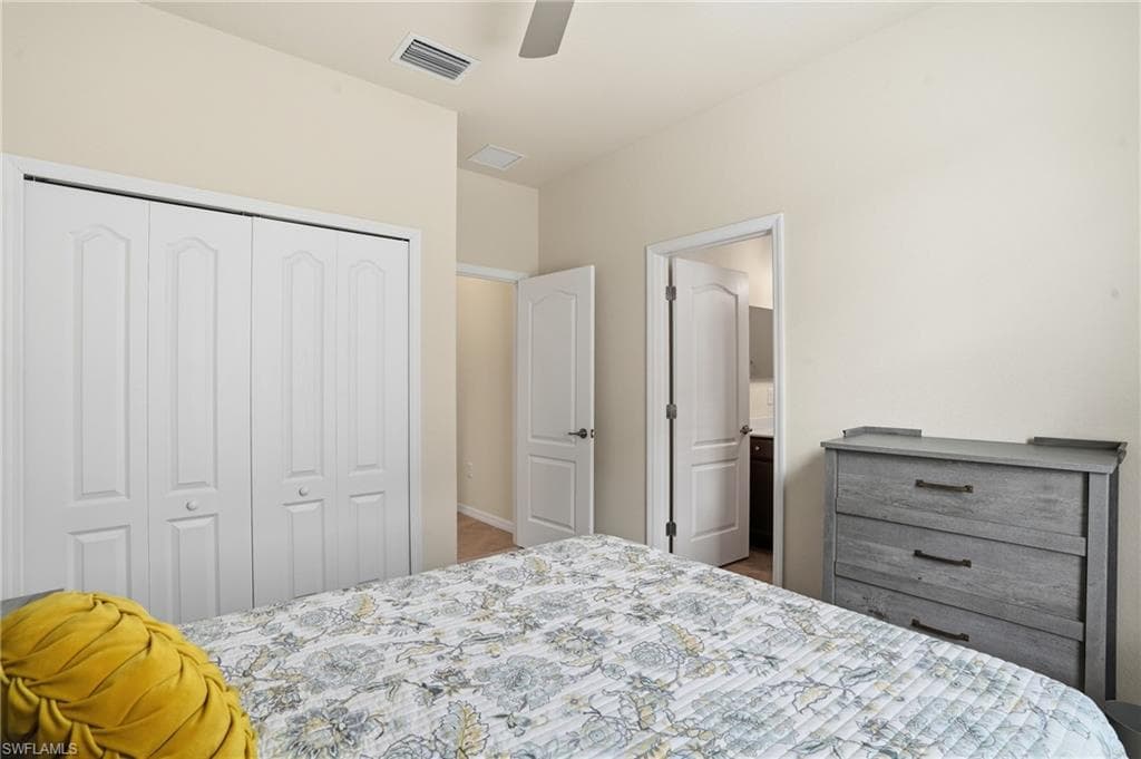 4025 E Hampton CIR photo 19 of 41