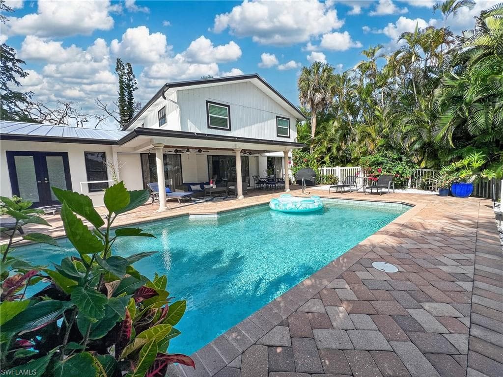 1030 Aqua LN photo 38 of 41
