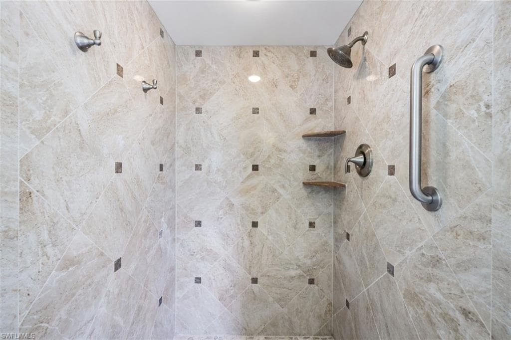 1030 Aqua LN photo 18 of 41