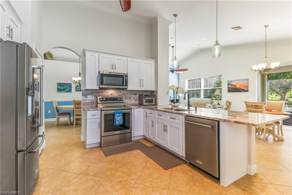 8622 Sumner AVE photo 9 of 49