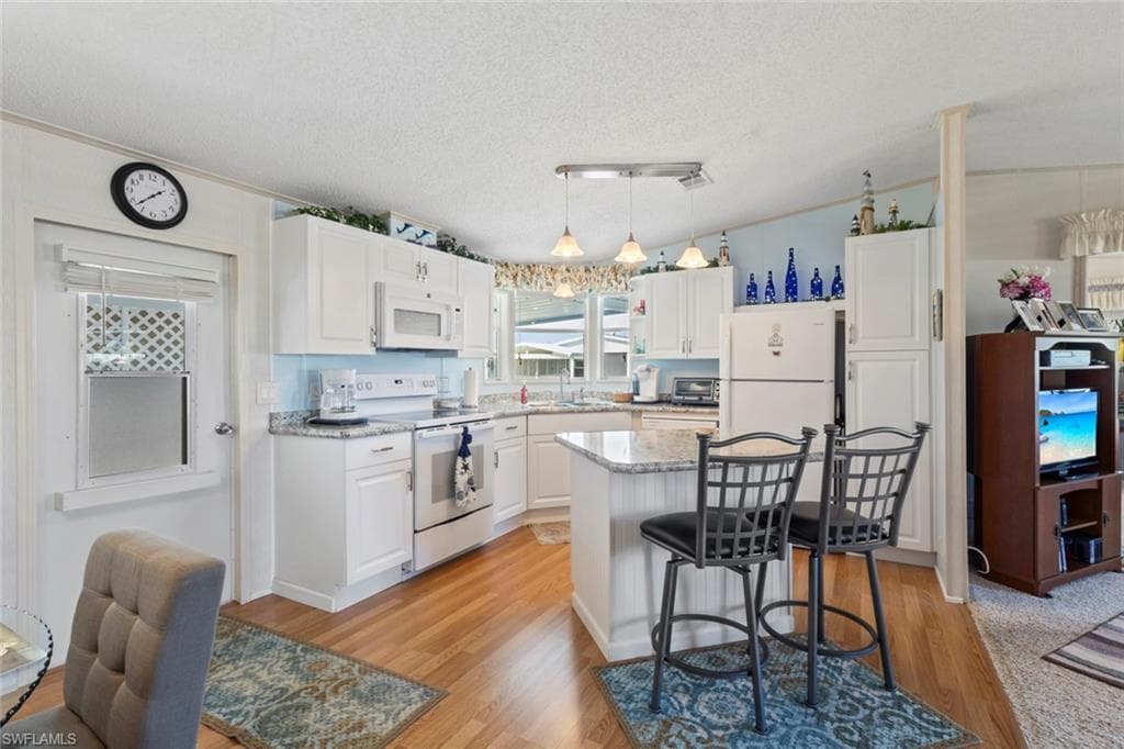 44 Turquoise AVE 44T photo 7 of 36