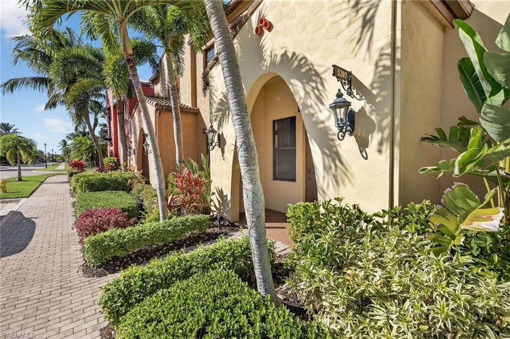 11220 PASEO GRANDE BLVD 5207 photo 2 of 38
