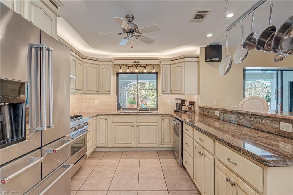 5423 Teak Wood DR photo 9 of 31