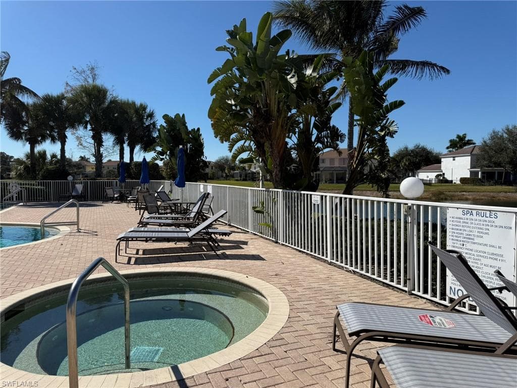 Coral Lakes Hot Tub