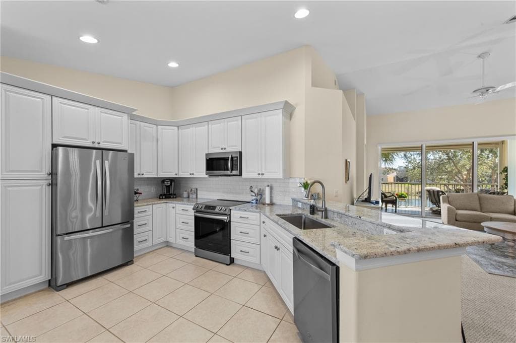 10127 Colonial Country Club BLVD 1603 photo 5 of 41