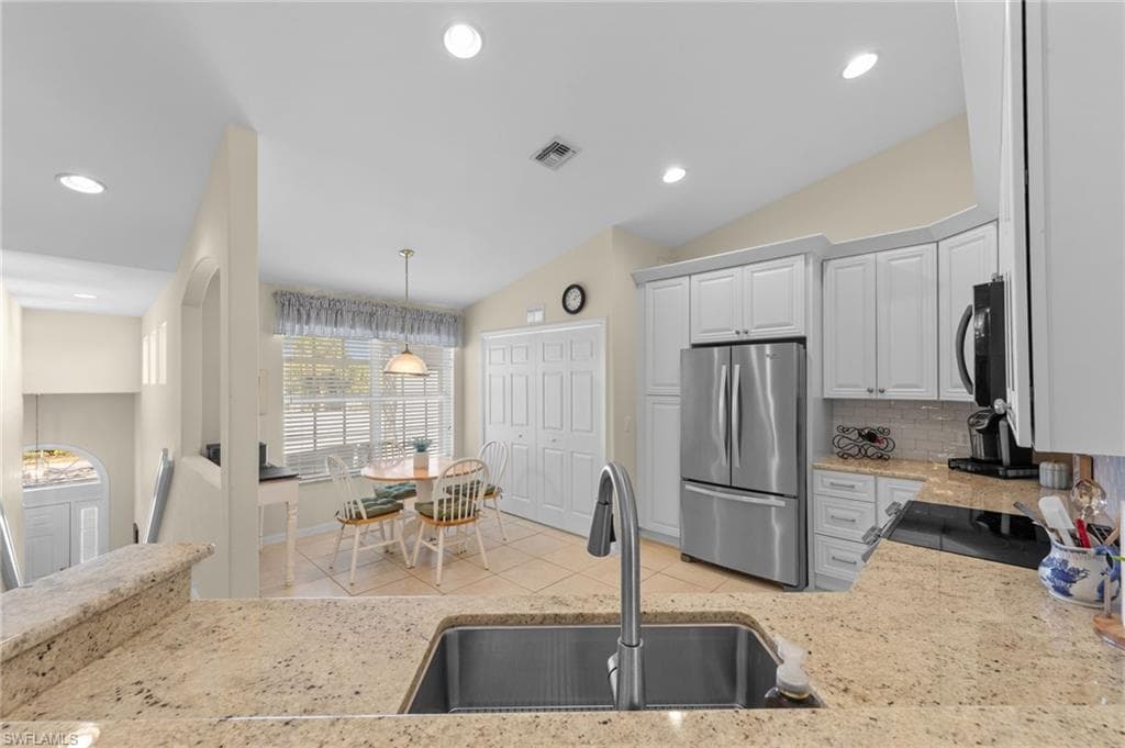 10127 Colonial Country Club BLVD 1603 photo 9 of 41