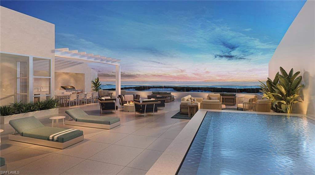 PRIVATE PENTHOUSE POOL/SPA WITH OUTDOOR ENTERTAINMENT KITCHEN/GRILL AREA