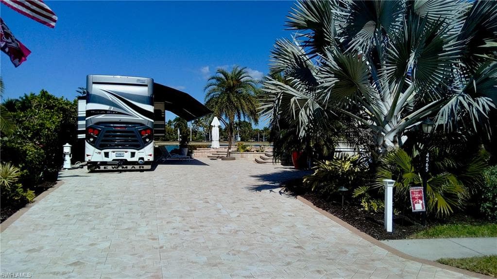 View of decorative driveway