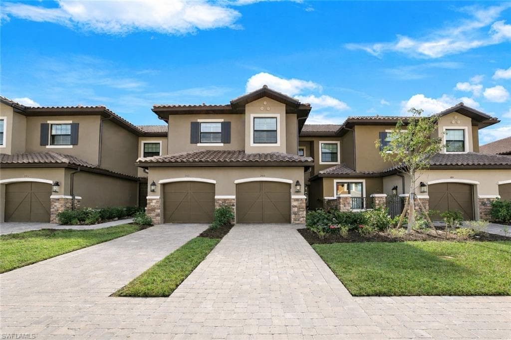 Beautiful Mediterranean-inspired architecture in Esplanade by the Islands, one of Naples’ premier resort-style communities.