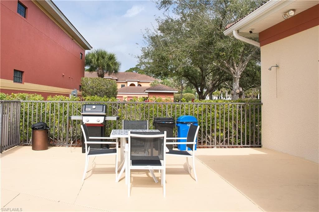 13730 Julias WAY 726 photo 43 of 46