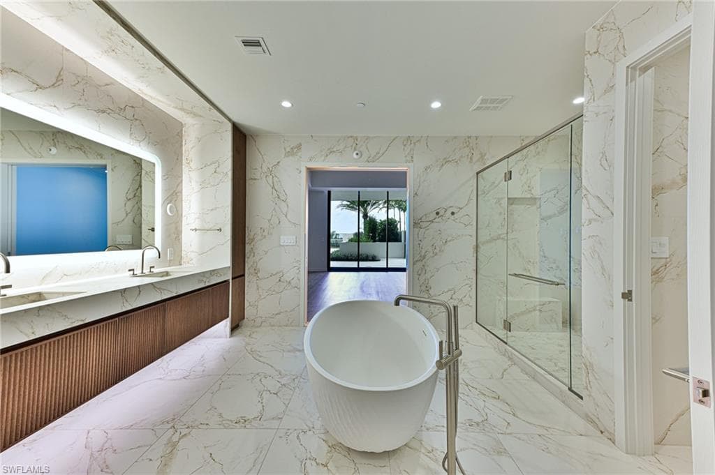 5100 SEAGRASS BLVD #105 BLVD photo 16 of 50