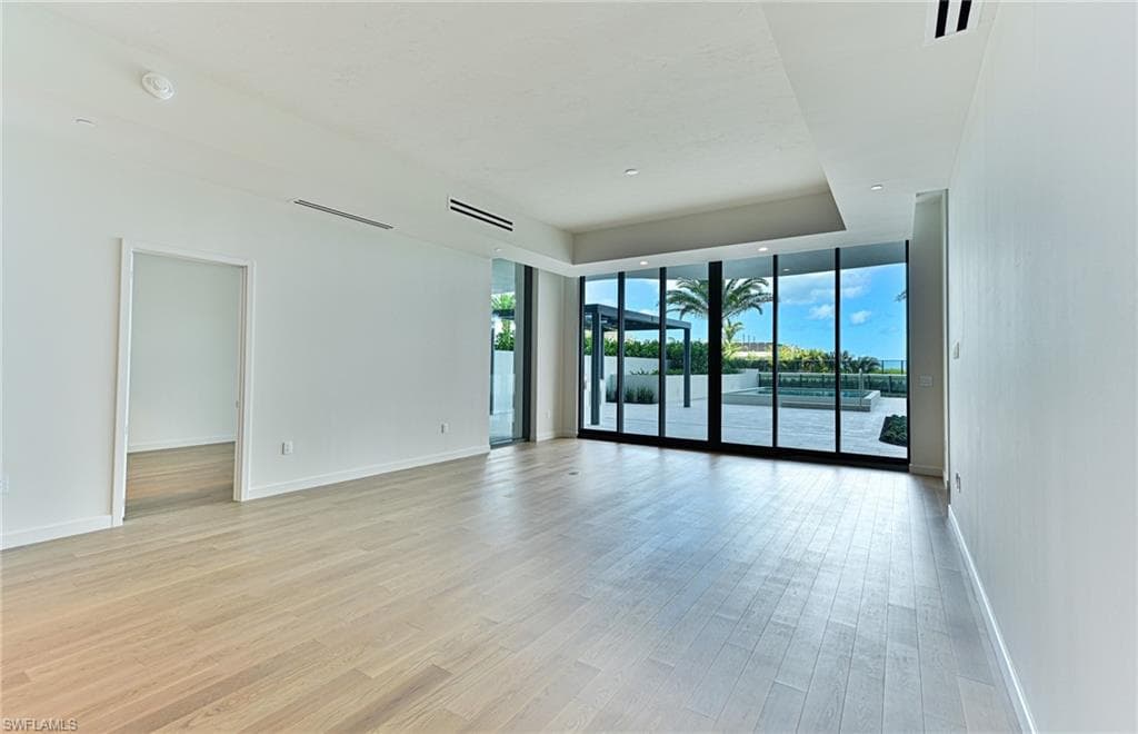 5100 SEAGRASS BLVD #105 BLVD photo 9 of 50
