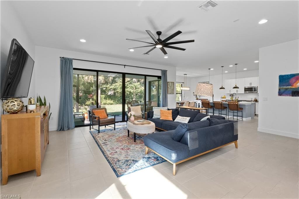 20860 Thistle Leaf LN photo 10 of 34