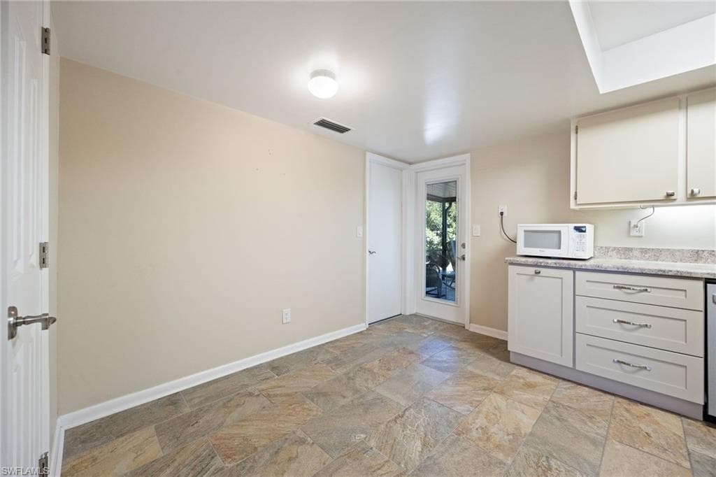 15637 Omai CT photo 18 of 38