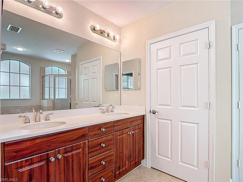 Primary Bath Suite - Dual Sinks