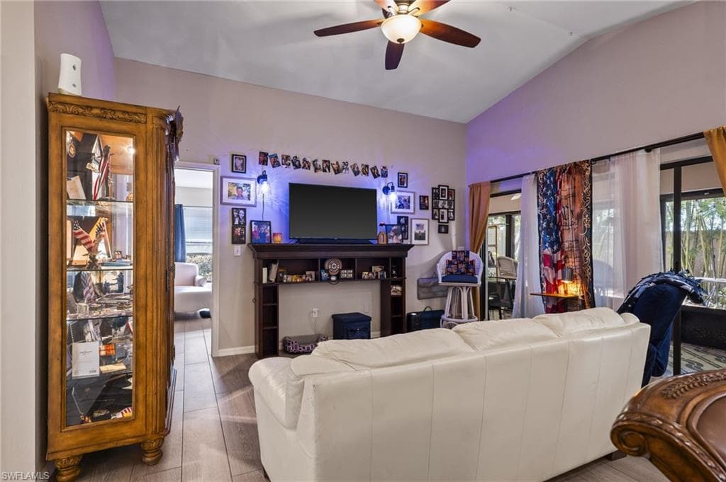 5521 Longleaf DR photo 5 of 32