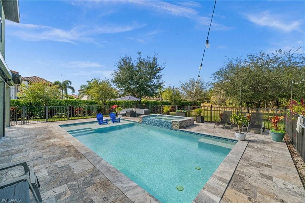 Pool & Spa