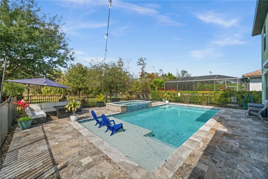 Pool & Spa
