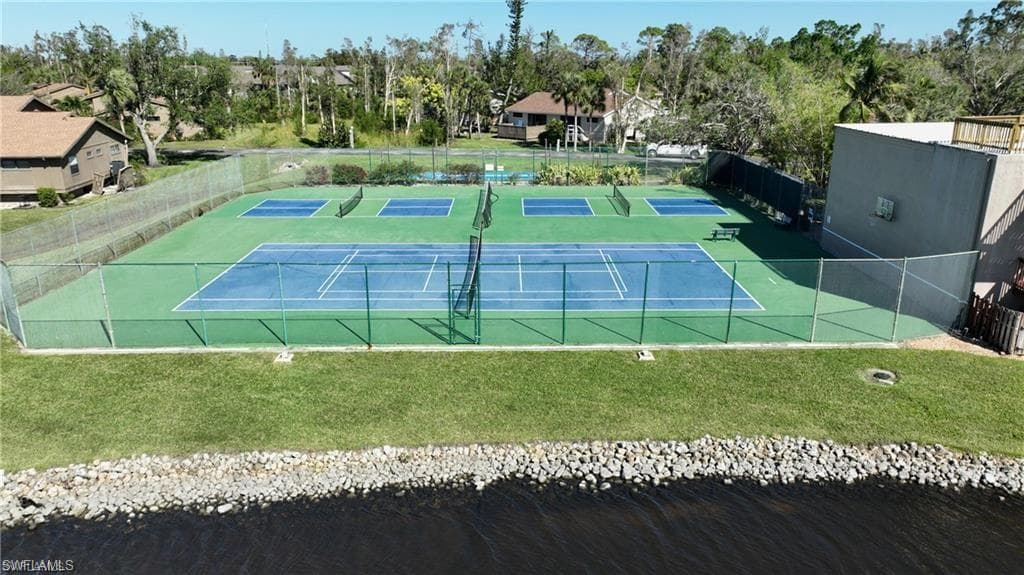 AMENITY CENTER