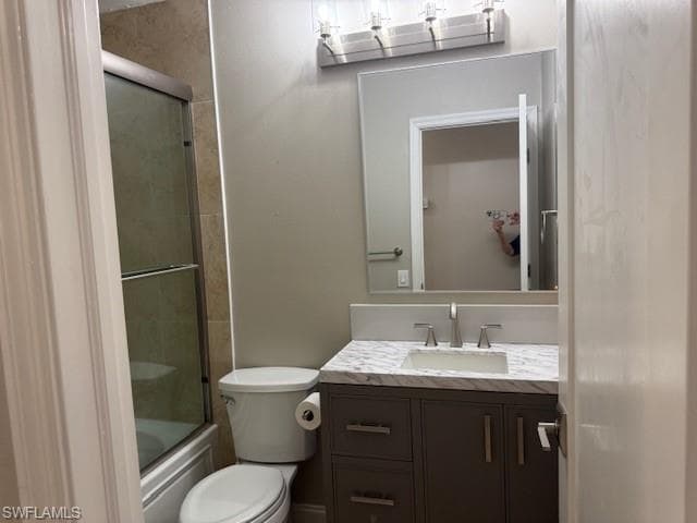 GUEST BATHROOM TUB/SHOWER GLASS SHOWER DOORS