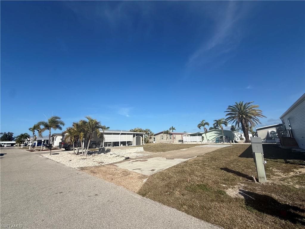 View of yard with a residential view