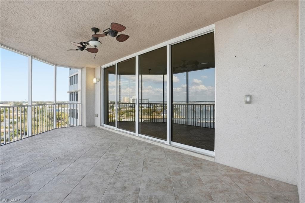Screened Lanai featuring view of the Caloosahatchee River
