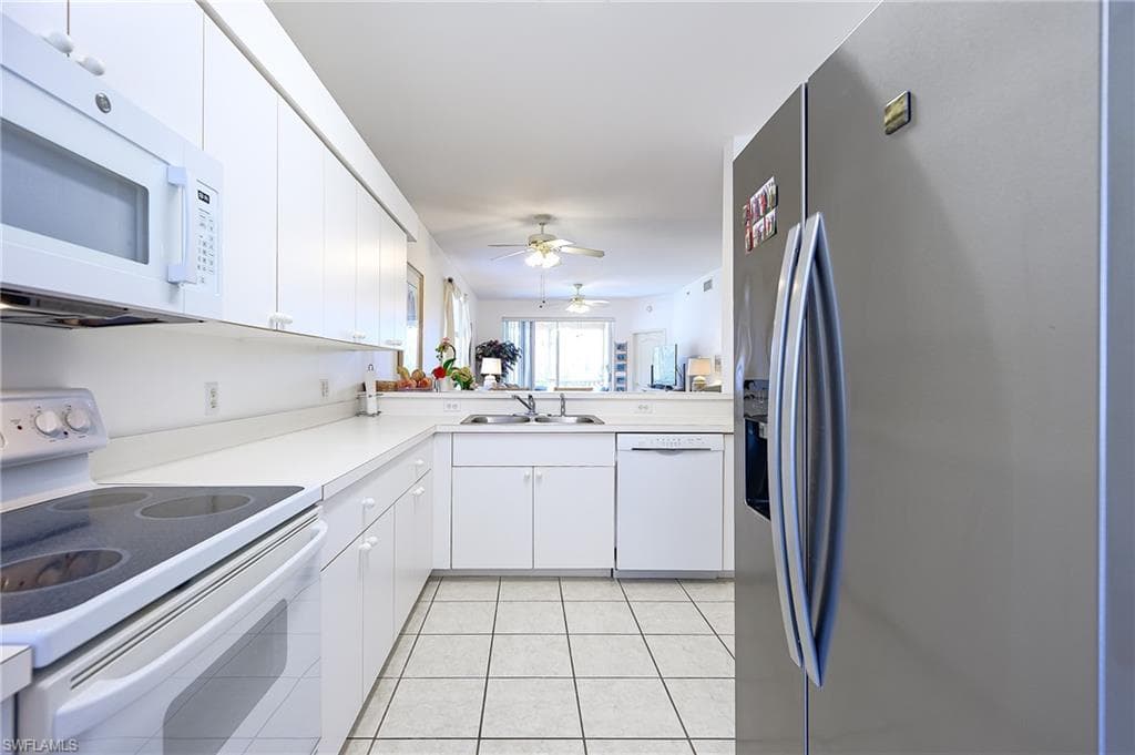 3790 Sawgrass WAY 3221 photo 9 of 39