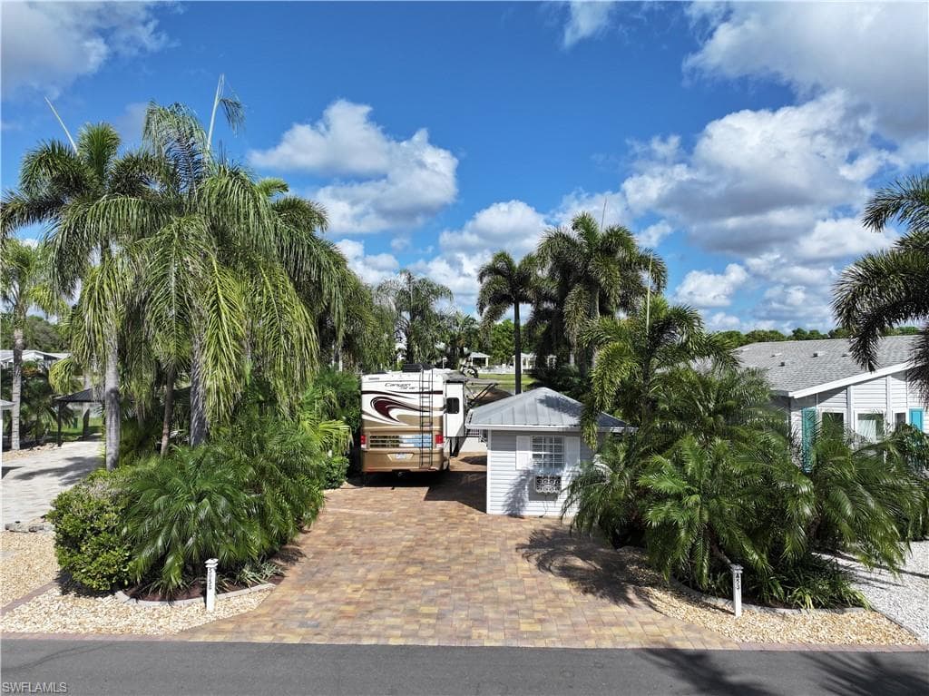 View of obstructed view of property