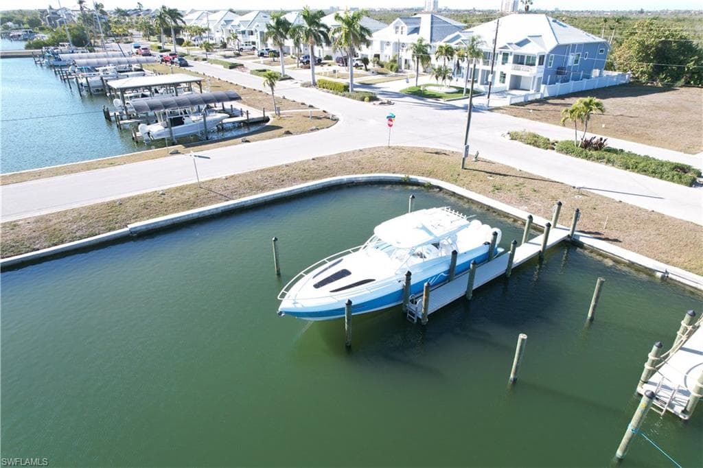 12110/12112 Siesta DR photo 20 of 21