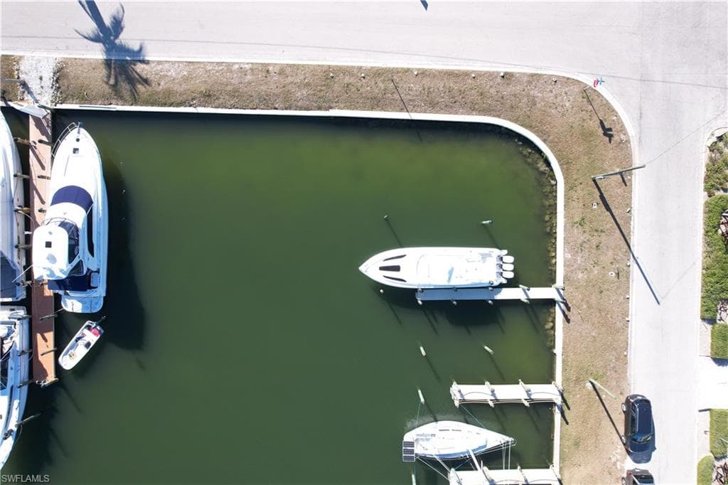 over head boat slips