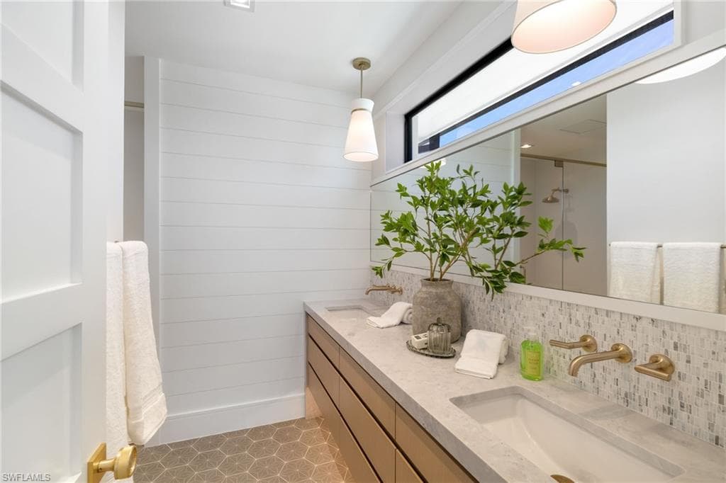 ensuite bathroom