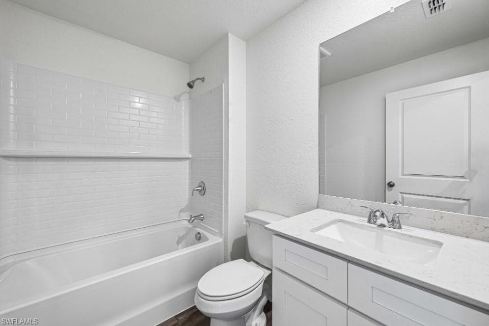 16057 MINORCA DR photo 15 of 20