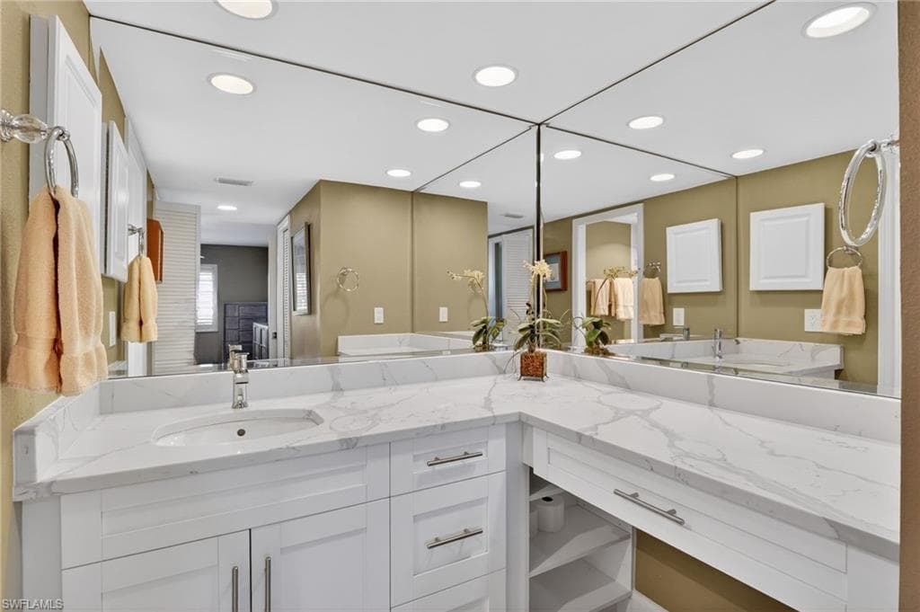 12191 Kelly Sands WAY 1504 photo 17 of 36