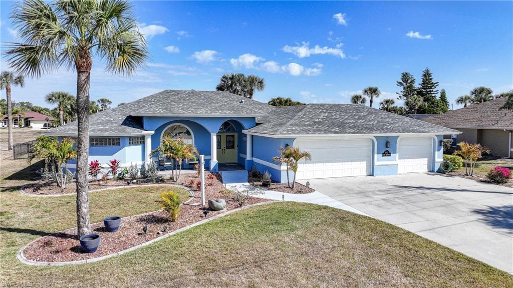 600 Royal Poinciana photo 1 of 45