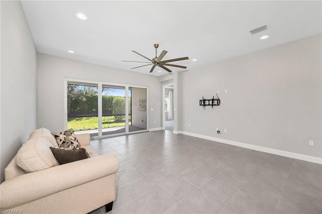28616 Lobos CIR photo 4 of 41