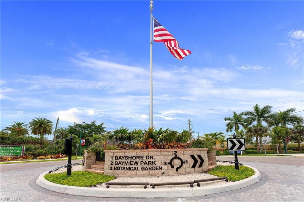 Bayshore Arts District Roundabout