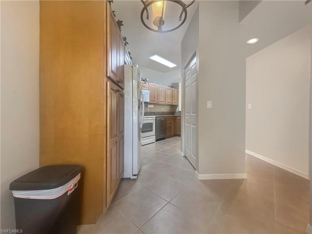6560 Huntington Lakes CIR 104 photo 49 of 50