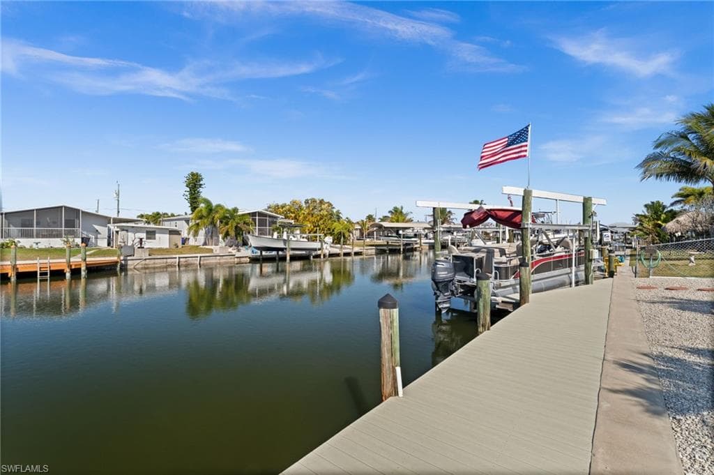 Boat Lift with Composite Dock