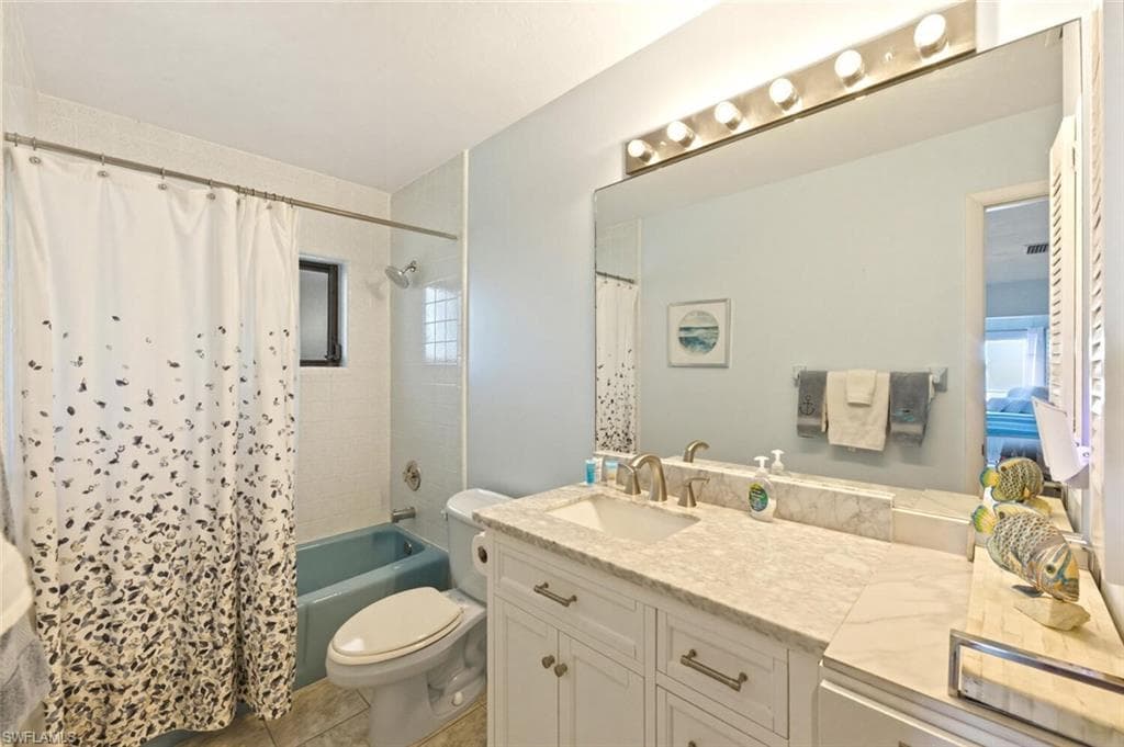 15153 Captiva DR photo 30 of 38
