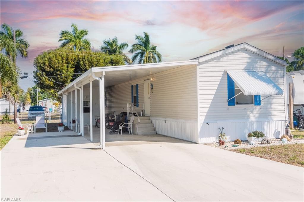 12130 Palm DR photo 2 of 31