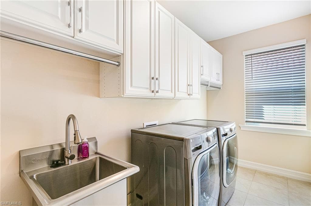 3028 Royal Gardens AVE photo 32 of 48