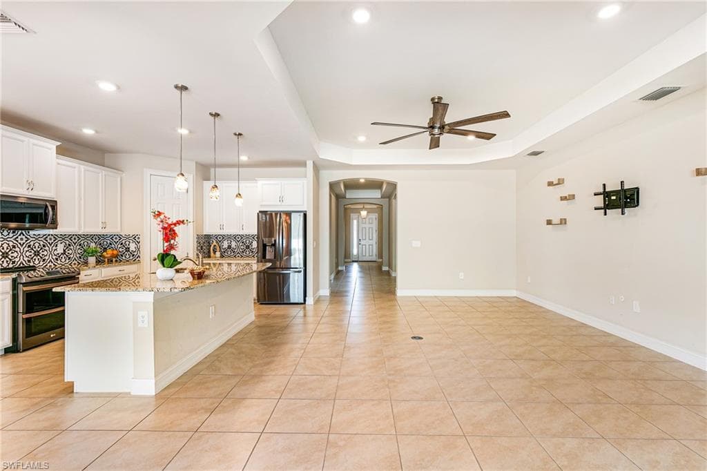 3028 Royal Gardens AVE photo 11 of 48
