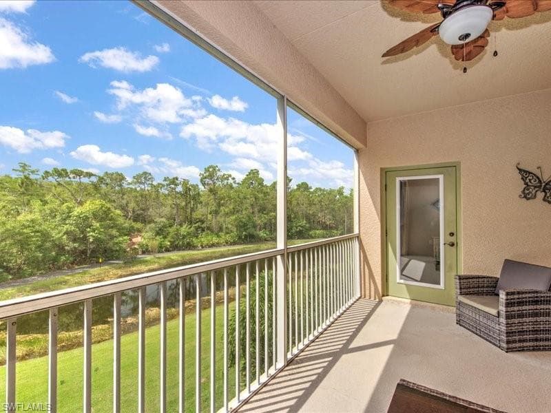 Balcony with ceiling fan